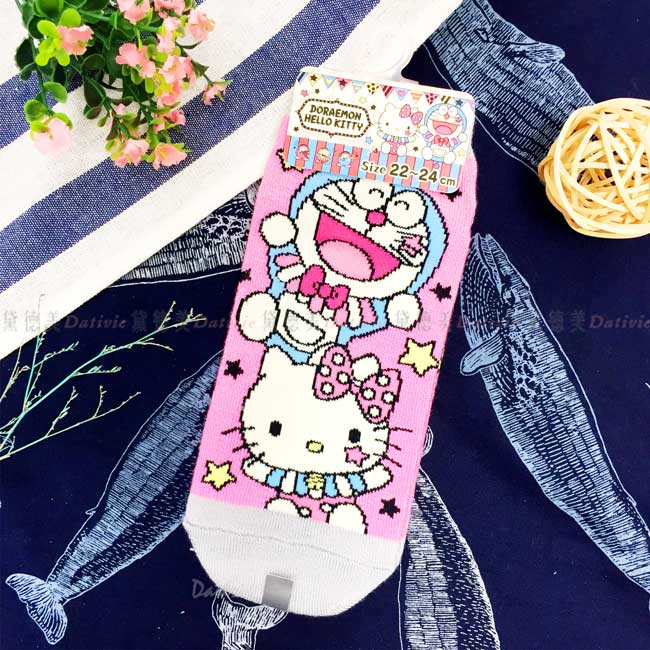 馬戲團直版襪 三麗鷗 Kitty 哆啦A夢 22-24cm 襪子 日本進口正版授權
