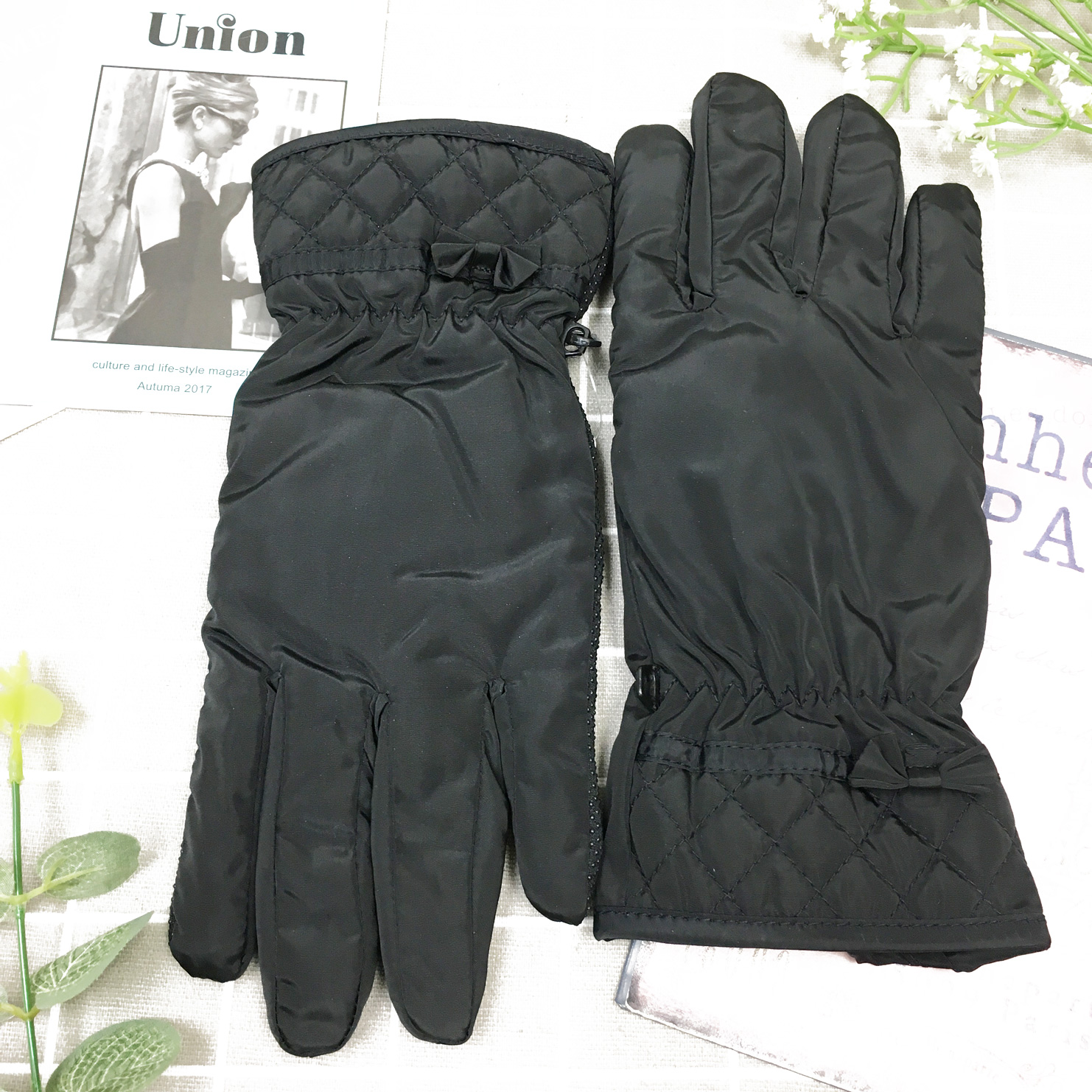防風手套 防水 素色 格菱紋 蝴蝶結 內刷毛 保暖 止滑 黑色 手套