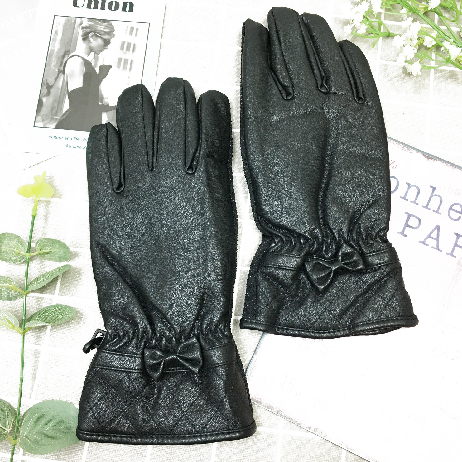皮手套 防風 防水 素色 格菱紋 蝴蝶結 內刷毛 保暖 止滑 黑色 手套